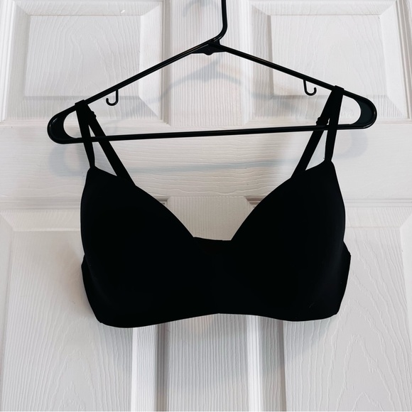 Victoria’s Secret T-shirt lightly lined wireless Black Women's Intimate Bra - Picture 2 of 5